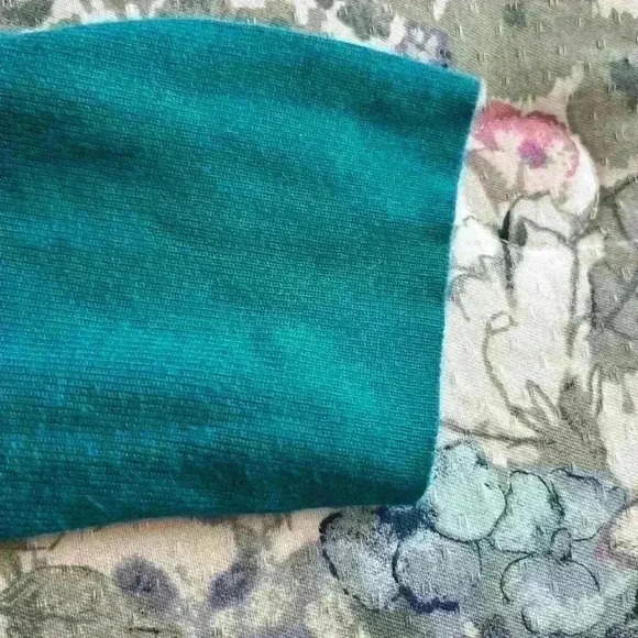 women blouse size XXL​​​​​​​​​​​​​​​​​​​​​​​ - Picture 4 of 5